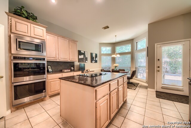 Listing photo id 26 for 1711 Montecino
