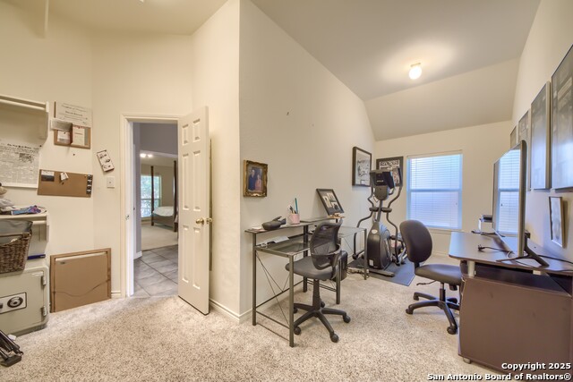 Listing photo id 38 for 1711 Montecino