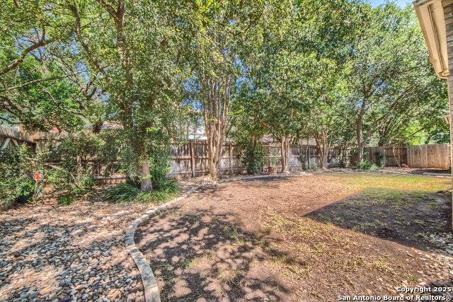 Listing photo id 40 for 1711 Montecino
