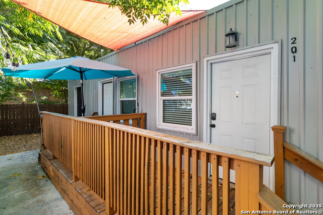Image 3 of 15 For 1033 Rivas  