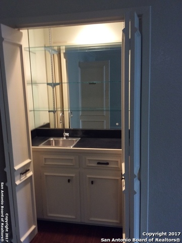 Image 7 of 18 For 7926 Broadway St  204
