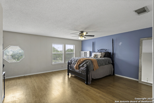 Listing photo id 10 for 14403 Red Grove
