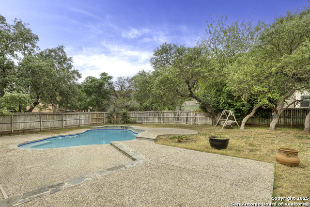 Listing photo id 14 for 14403 Red Grove