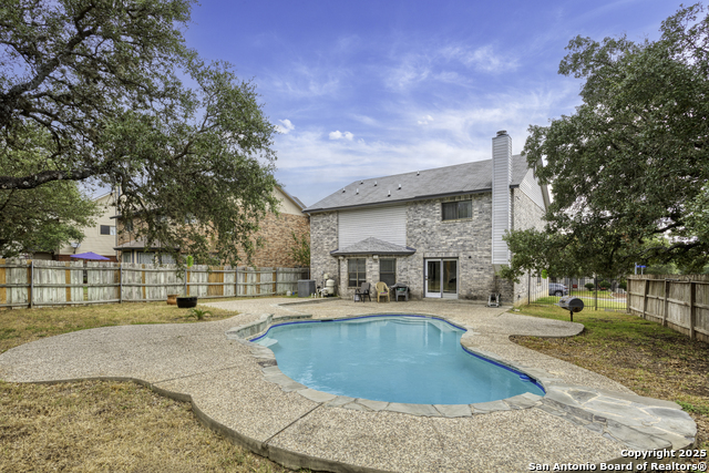Listing photo id 15 for 14403 Red Grove
