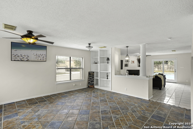 Listing photo id 2 for 14403 Red Grove