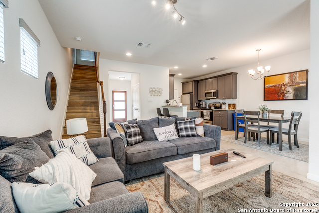 Image 10 of 22 For 811 Potomac