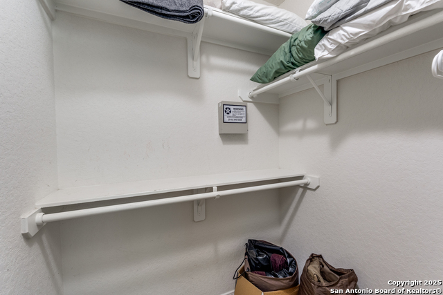 Image 21 of 22 For 811 Potomac