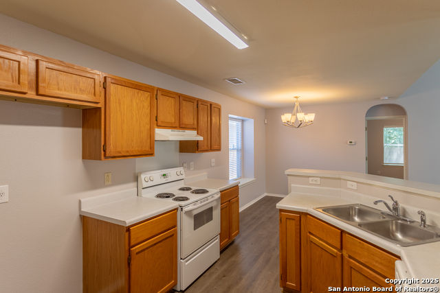 Image 7 of 14 For 9010 Arch