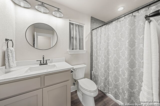 Image 14 of 30 For 221 Deerwood Circle