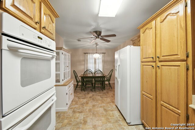 Image 6 of 20 For 207 E Woodlake Dr.