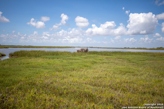 Listing photo id 15 for 602-698 Cape Velero Dr