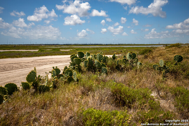 Listing photo id 41 for 602-698 Cape Velero Dr