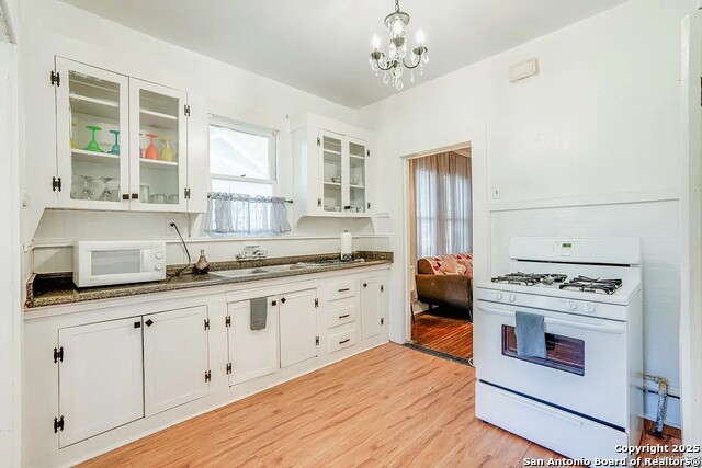 Image 17 of 20 For 1822 Woodlawn