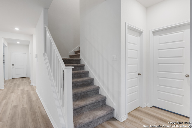 Image 16 of 32 For 3210 Sunday Song