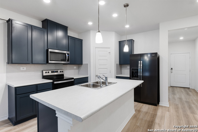 Image 6 of 32 For 3210 Sunday Song