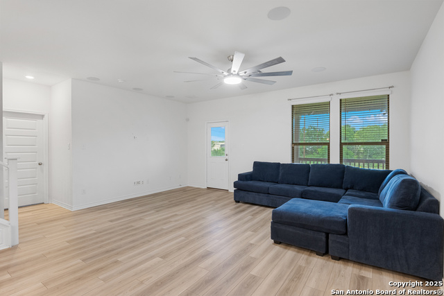 Image 9 of 32 For 3210 Sunday Song