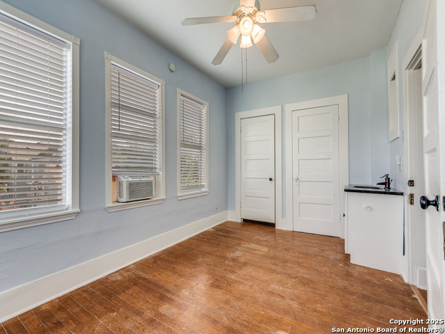 Image 25 of 29 For 228 Woodlawn W