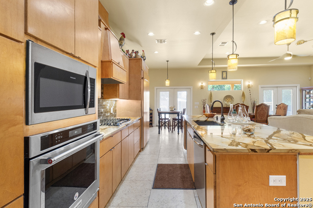 Listing photo id 8 for 510 Twohig