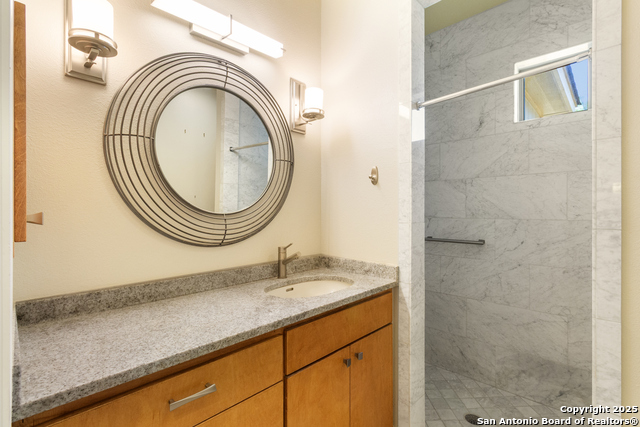 Listing photo id 16 for 510 Twohig