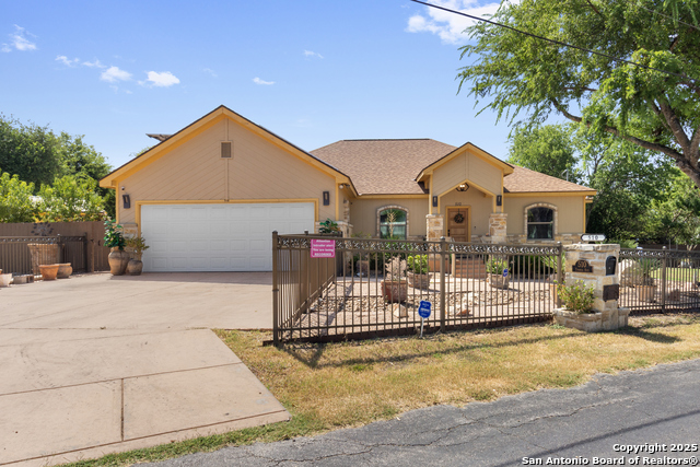 Listing photo id 0 for 510 Twohig