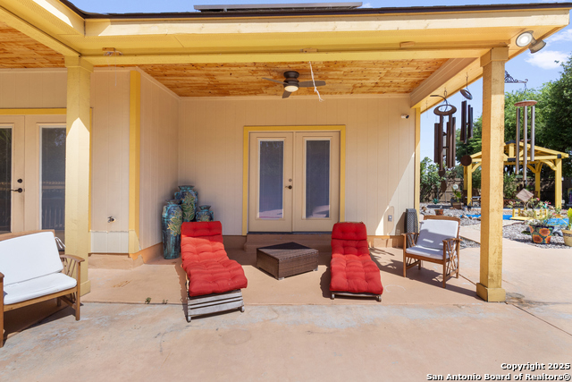 Listing photo id 21 for 510 Twohig
