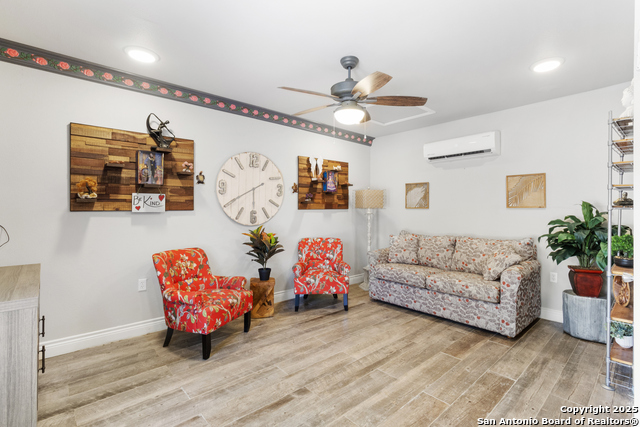 Listing photo id 24 for 510 Twohig