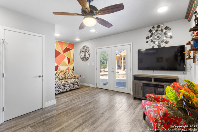 Listing photo id 25 for 510 Twohig