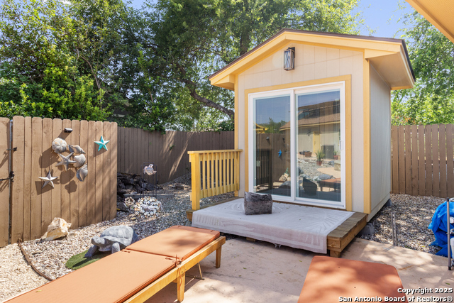 Listing photo id 27 for 510 Twohig