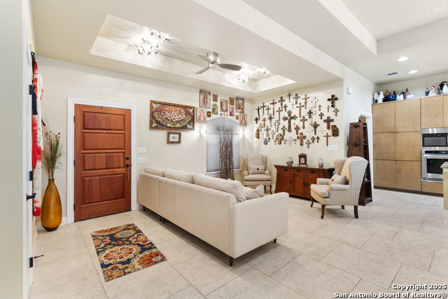 Listing photo id 4 for 510 Twohig