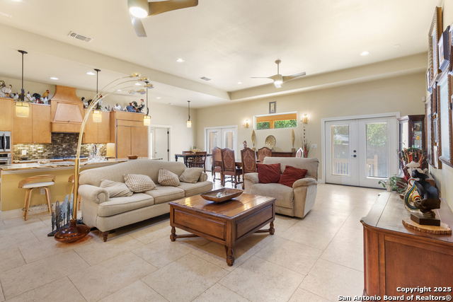 Listing photo id 5 for 510 Twohig