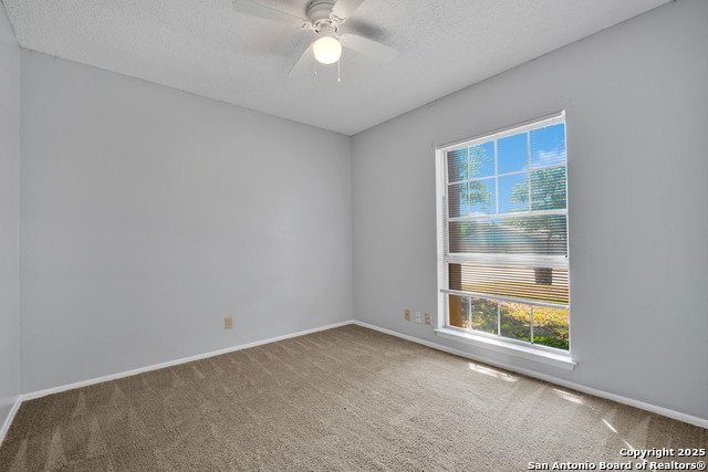 Listing photo id 9 for 7311 Saddlewood St