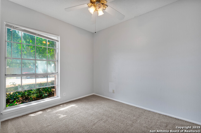 Listing photo id 11 for 7311 Saddlewood St