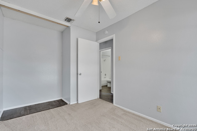 Listing photo id 12 for 7311 Saddlewood St