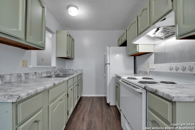 Listing photo id 5 for 7311 Saddlewood St