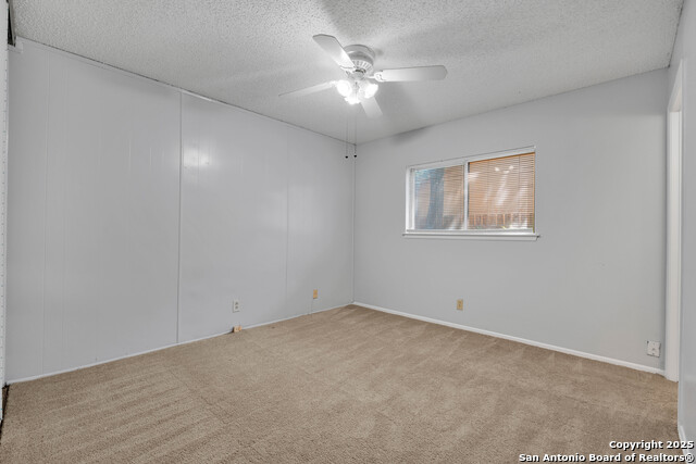 Listing photo id 6 for 7311 Saddlewood St