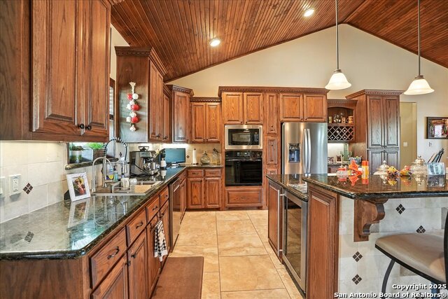 Listing photo id 9 for 130 Cr 102  