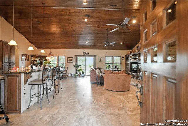 Listing photo id 0 for 130 Cr 102  