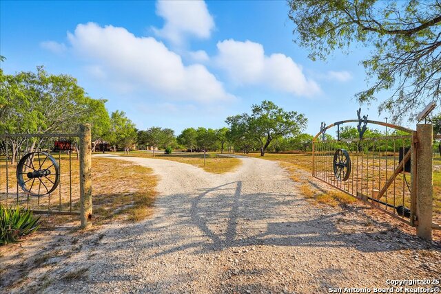 Listing photo id 35 for 130 Cr 102  