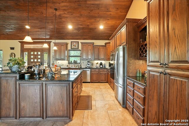 Listing photo id 6 for 130 Cr 102  