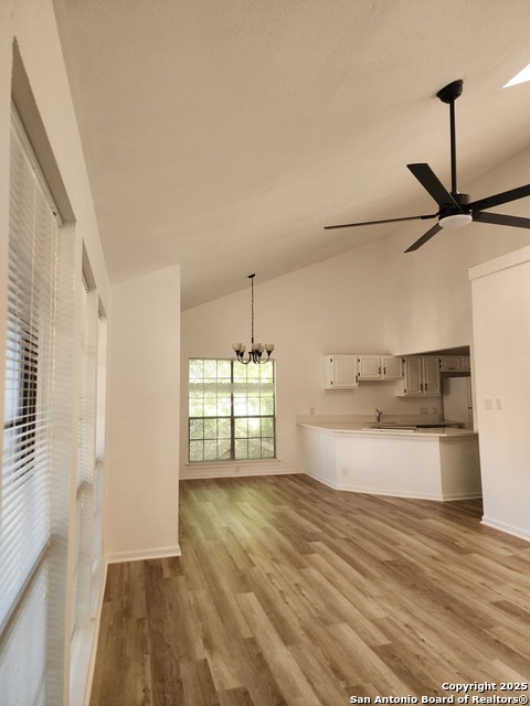 Image 14 of 49 For 8611 Datapoint Dr  44