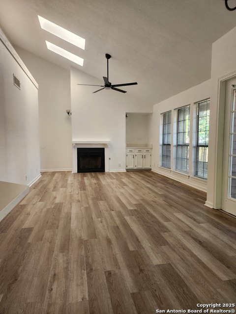 Image 15 of 49 For 8611 Datapoint Dr  44