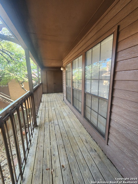 Image 17 of 49 For 8611 Datapoint Dr  44