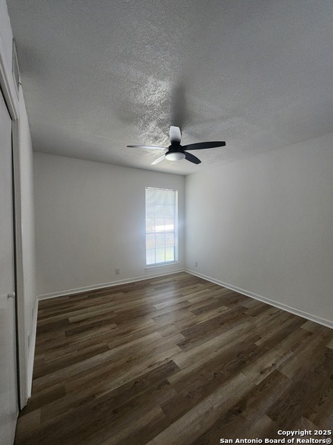 Image 4 of 49 For 8611 Datapoint Dr  44