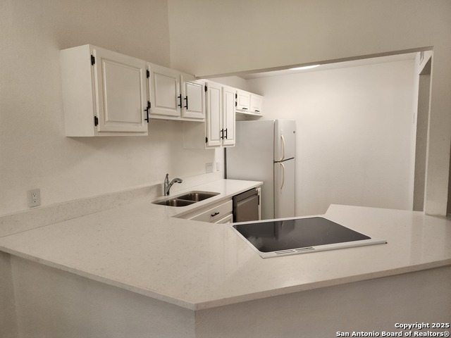 Image 7 of 49 For 8611 Datapoint Dr  44