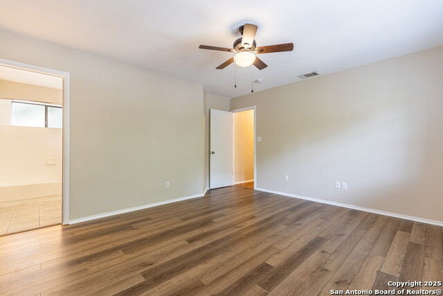 Image 17 of 35 For 2134 River Hollow