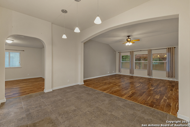 Image 14 of 49 For 510 Turnberry Way