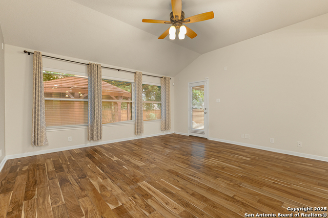 Image 17 of 49 For 510 Turnberry Way