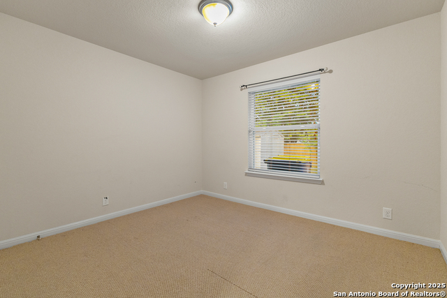 Image 24 of 49 For 510 Turnberry Way