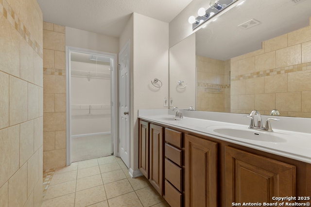 Image 29 of 49 For 510 Turnberry Way
