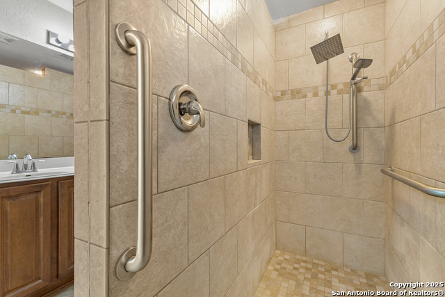 Image 31 of 49 For 510 Turnberry Way